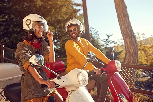 L-aventure sur les routes en deux-roues